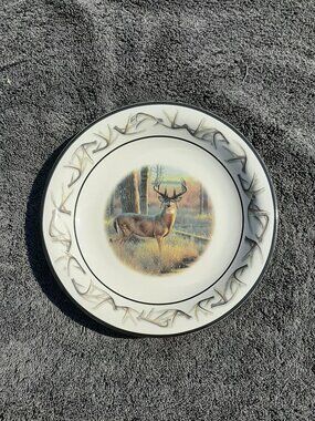 Bass Pro Shops OLD MOSSY HORNS Salad Plate 7 1/2", 8347349, Deer, EUC